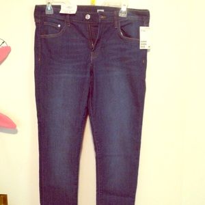 Skinny H&M jean. NWT. Size 31/32.